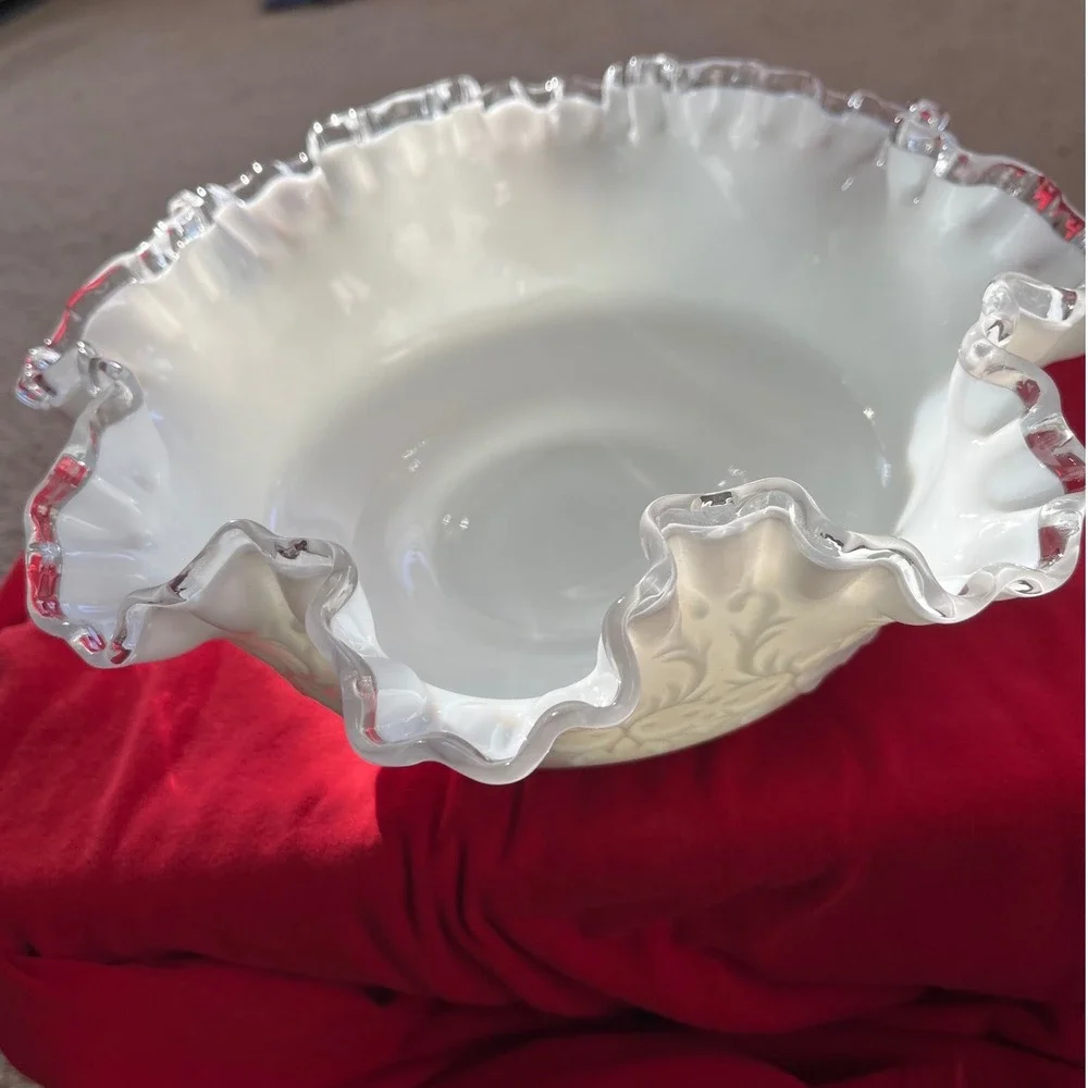 Fenton Milk Glass‎ Spanish Lace Silver Crest Ruffled Bowl Vintage Centerpiece